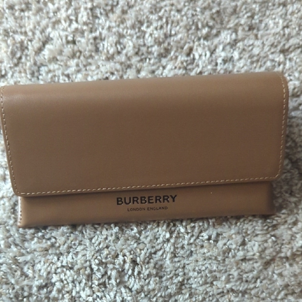Burberry Sunglass Case With Matching Gift Box And Cleaning Cloth